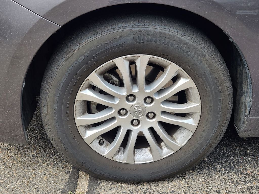 2015 Toyota Sienna XLE 8 Passenger