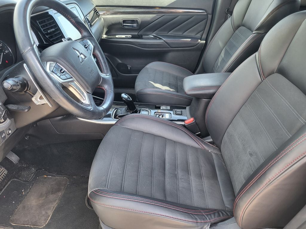 2022 Mitsubishi Outlander PHEV LE