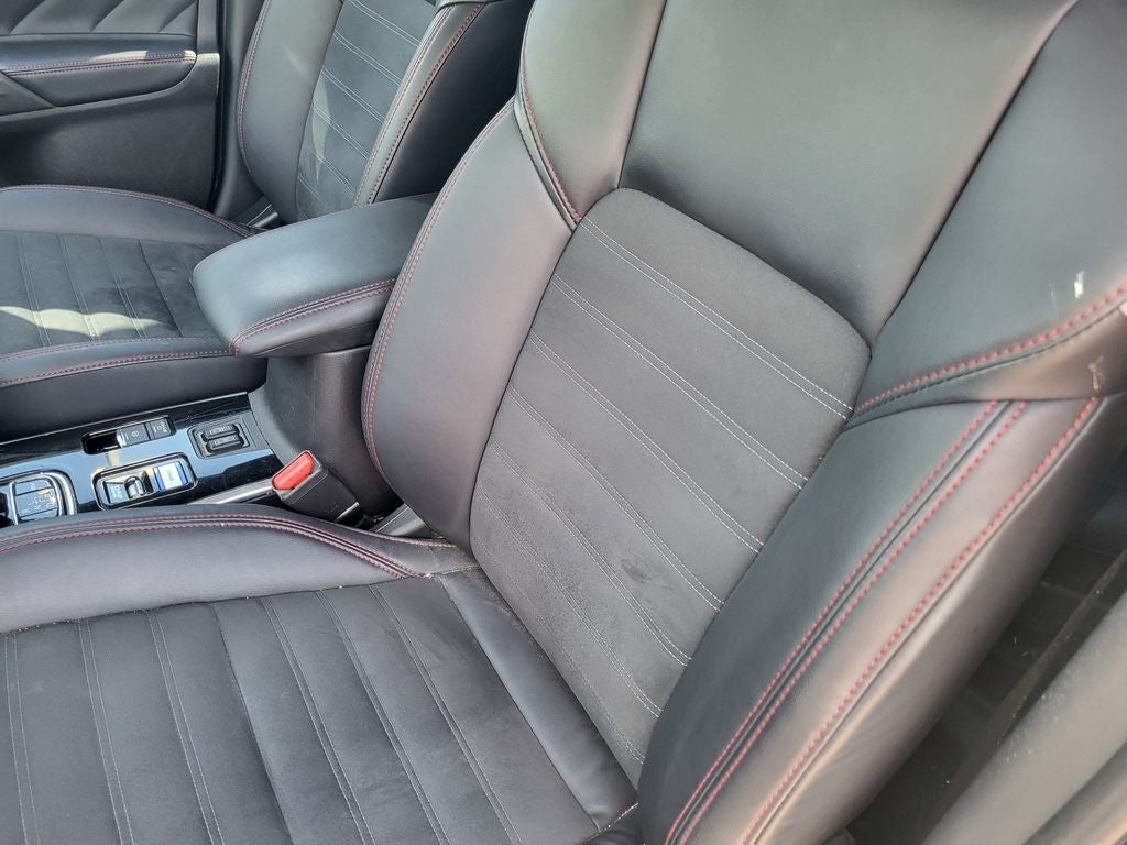 2022 Mitsubishi Outlander PHEV LE