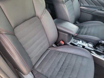 2022 Mitsubishi Outlander PHEV LE