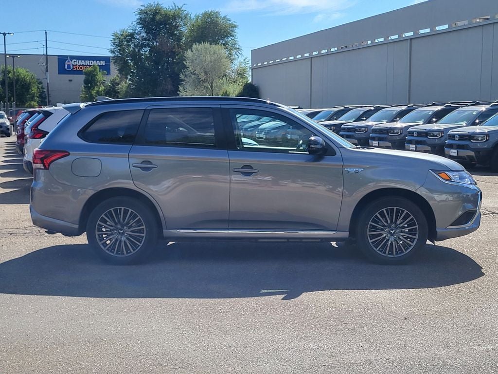 2022 Mitsubishi Outlander PHEV LE