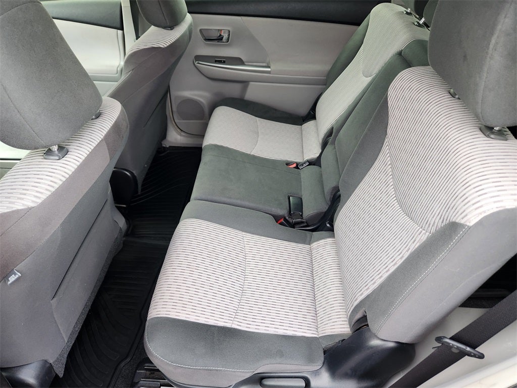 2015 Toyota Prius v Five