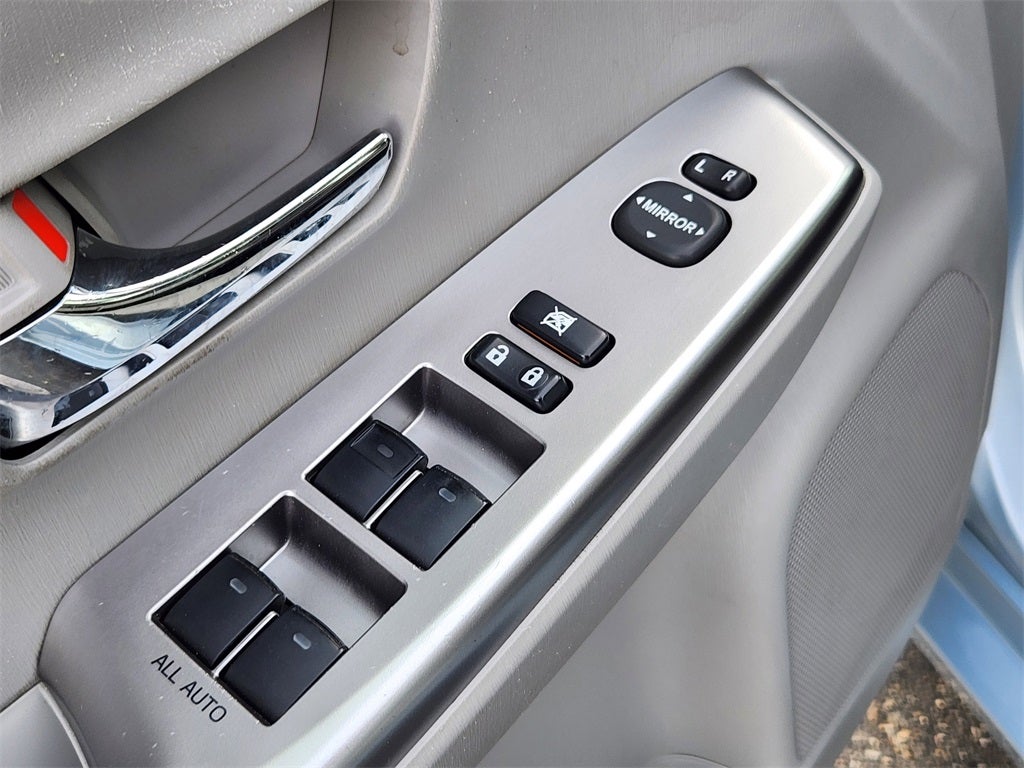 2015 Toyota Prius v Five