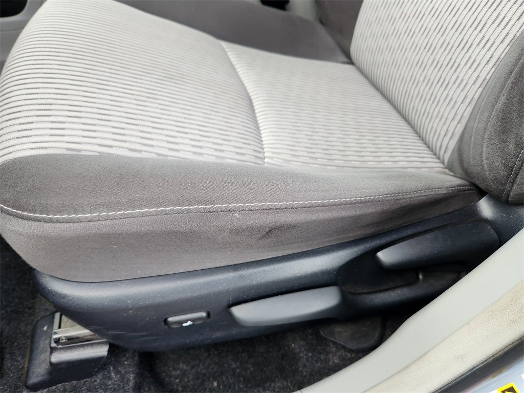 2015 Toyota Prius v Five