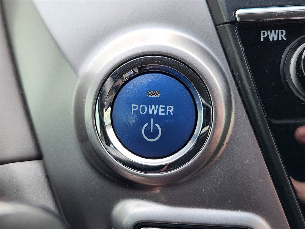 2015 Toyota Prius v Five