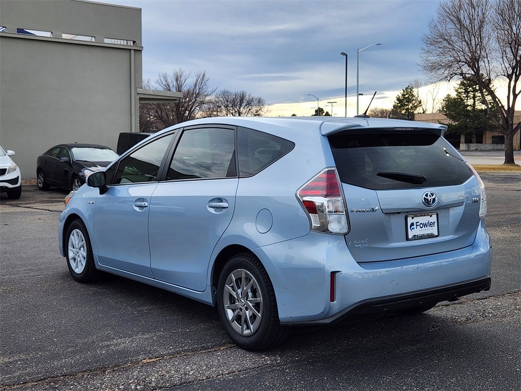 2015 Toyota Prius v Five