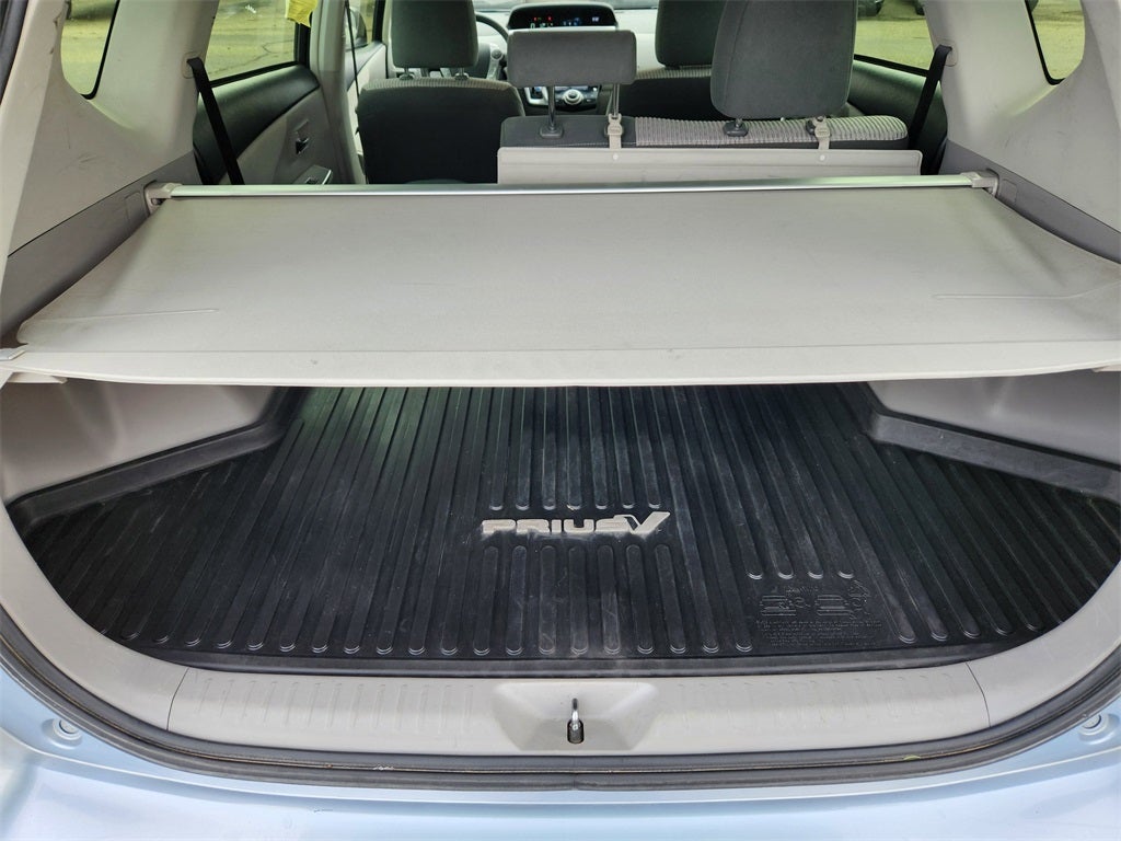 2015 Toyota Prius v Five