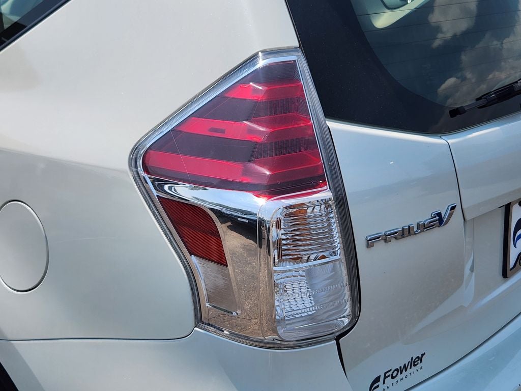 2016 Toyota Prius v Three