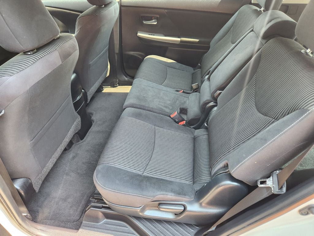 2016 Toyota Prius v Three