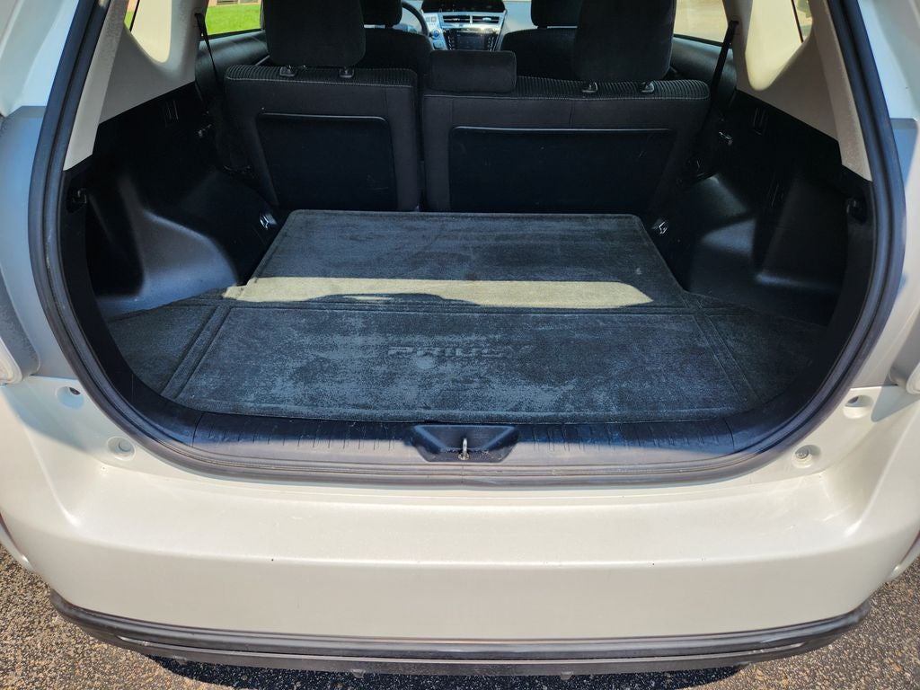 2016 Toyota Prius v Three