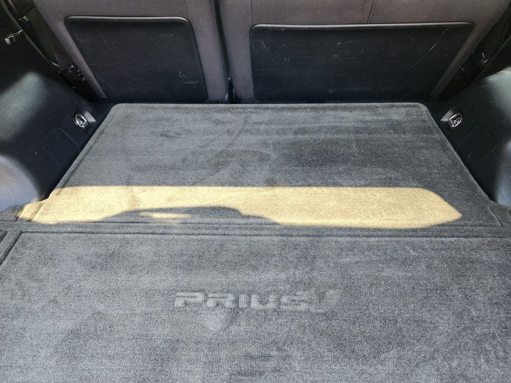 2016 Toyota Prius v Three