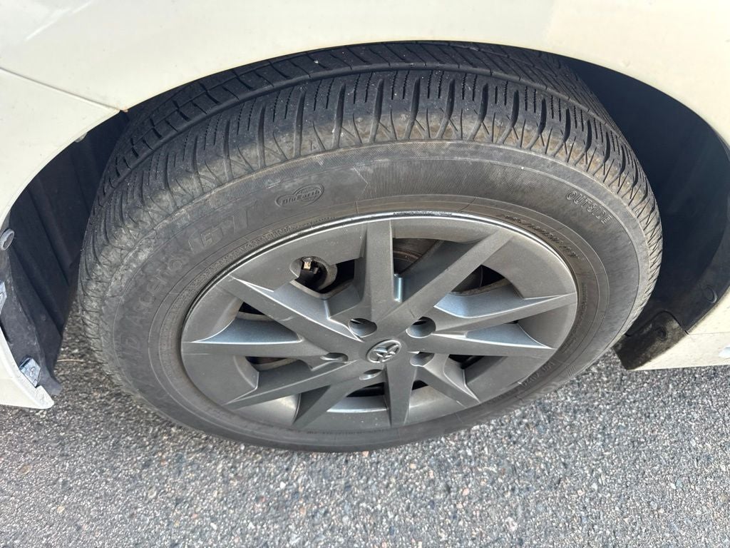 2016 Toyota Prius v Three