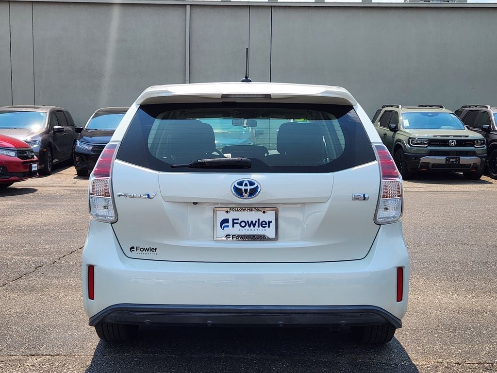 2016 Toyota Prius v Three