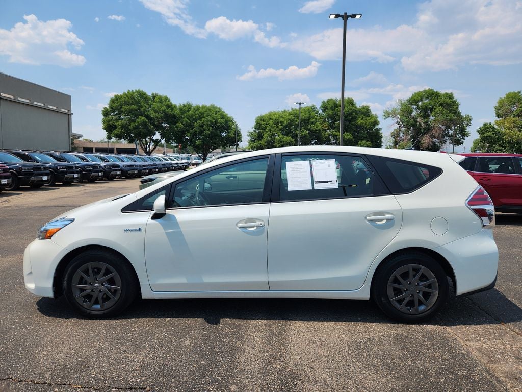 2016 Toyota Prius v Three