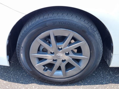 2016 Toyota Prius v Three