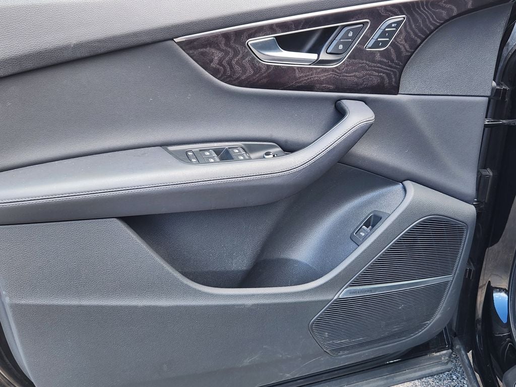 2023 Audi Q7 45 Premium Plus quattro