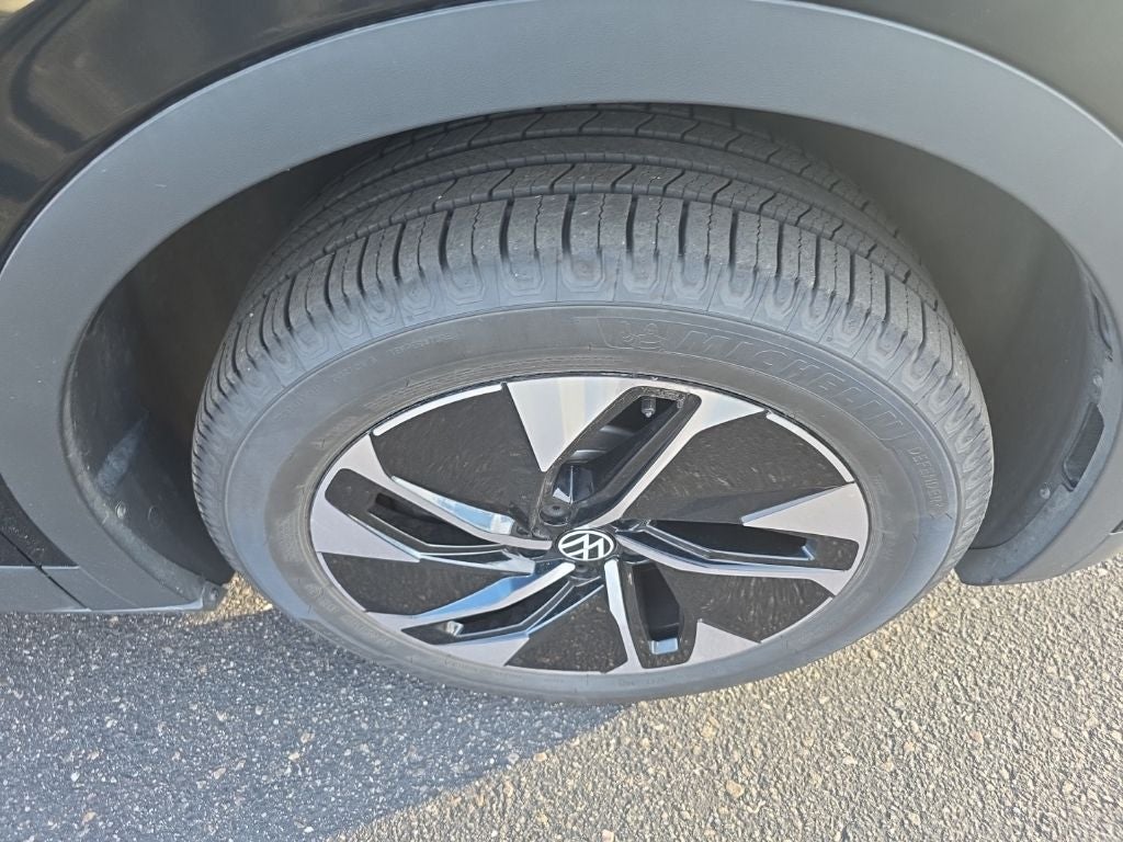 2022 Volkswagen ID.4 Pro