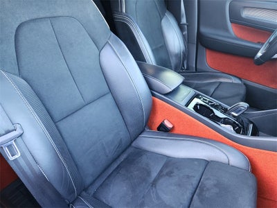 2020 Volvo XC40 R-Design