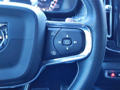 2020 Volvo XC40 R-Design