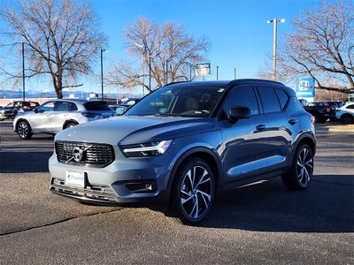 2020 Volvo XC40 R-Design