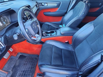 2020 Volvo XC40 R-Design