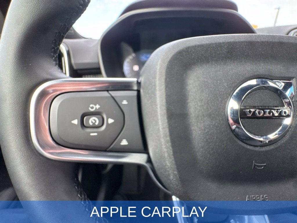 2025 Volvo XC40 B5 Plus Dark Theme