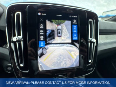 2025 Volvo XC40 B5 Plus Dark Theme
