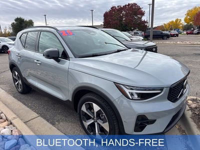 2025 Volvo XC40 B5 Plus Dark Theme